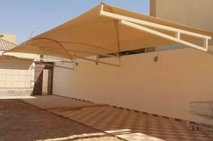 حلول الظل لتركيب مظلات كابولي لمواقف سيارات بمواصفات حديثه موديلات جديدة