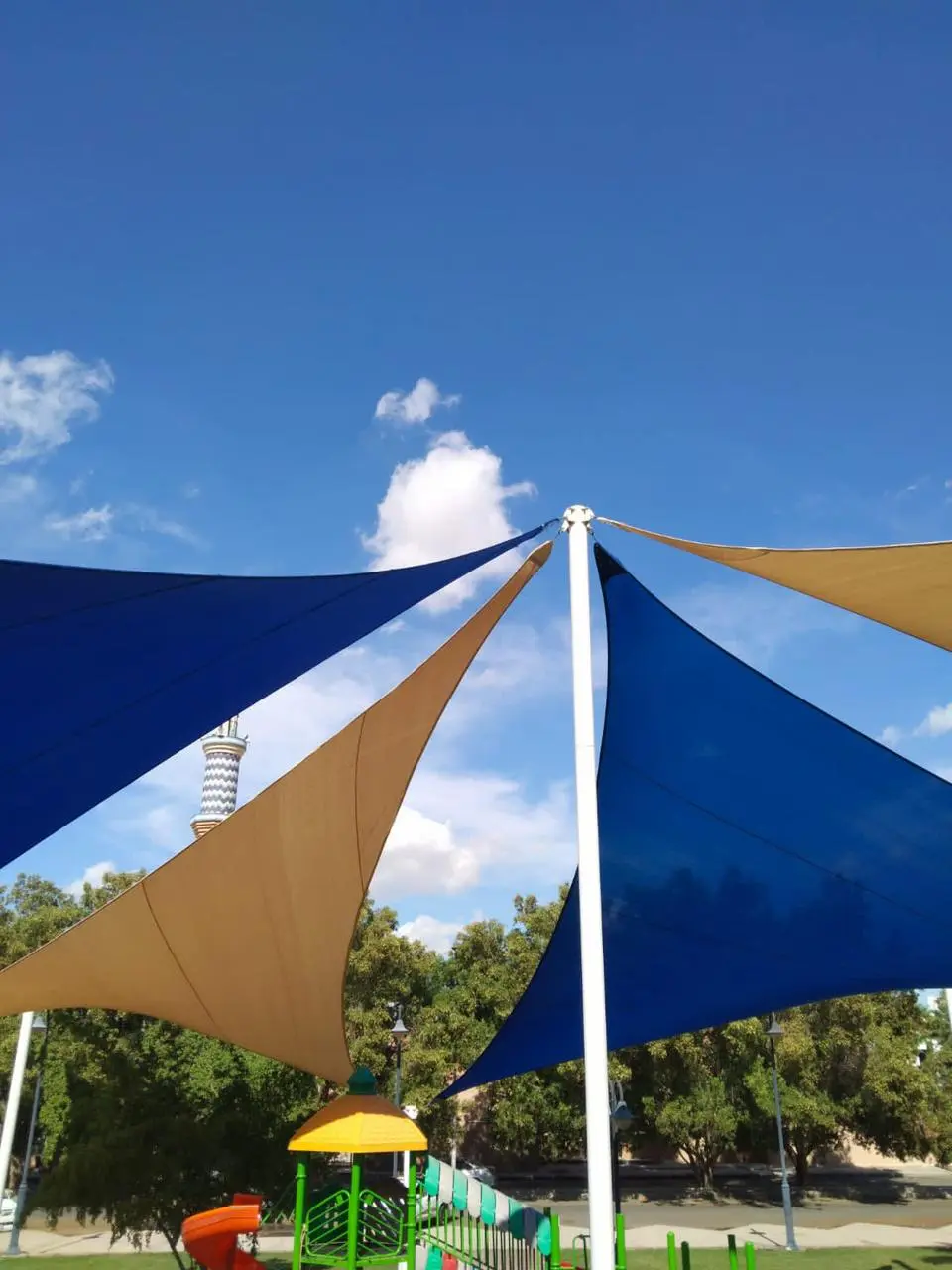 مظلات حدائق شد إنشائي